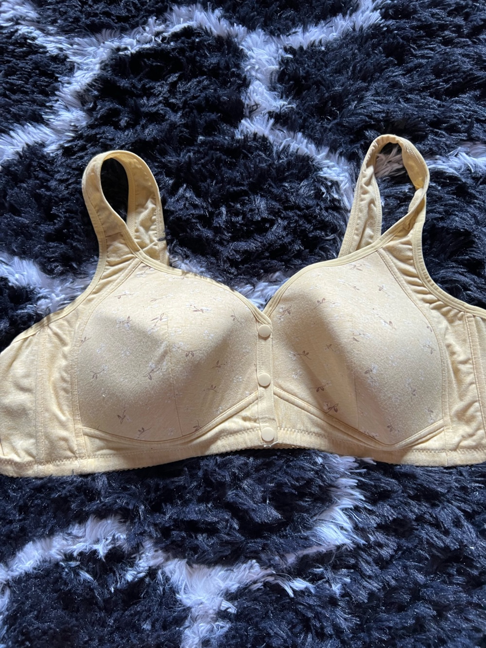 Full-Coverage Soft Yellow Comfort Bra with Front Closure